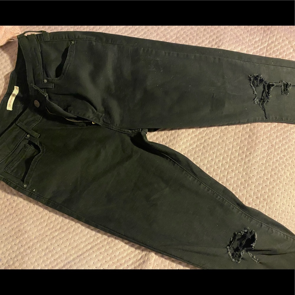 Black Levi’s jeans size 30